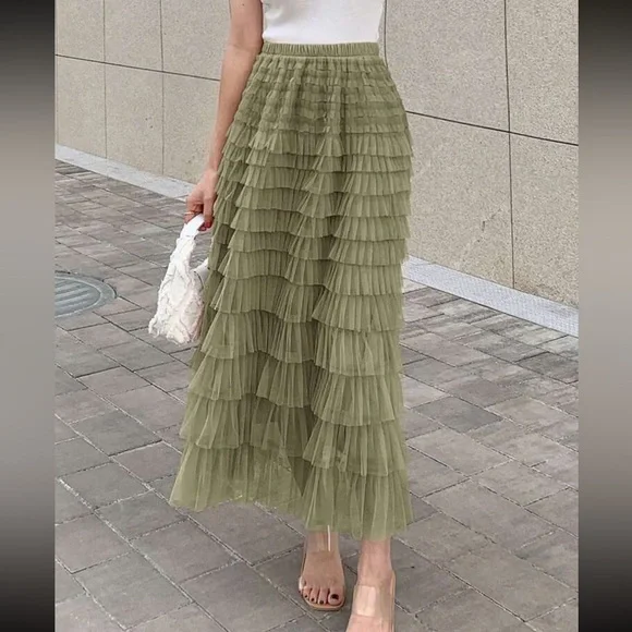 Luxe Mesh Layered Evening Flowy Maxi Skirt - Picture 4 of 13